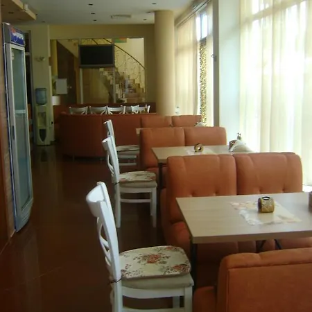 Family Diana ポモリエ