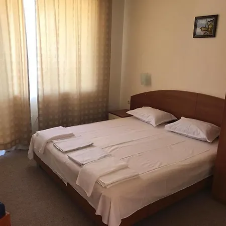 Family Diana ポモリエ