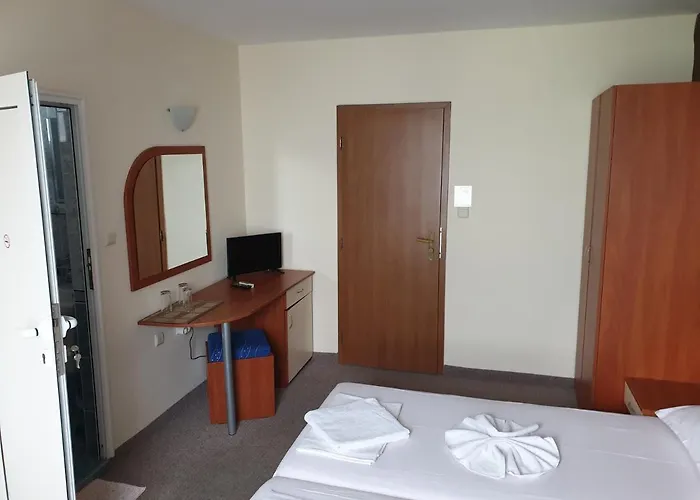 Отель Family Diana