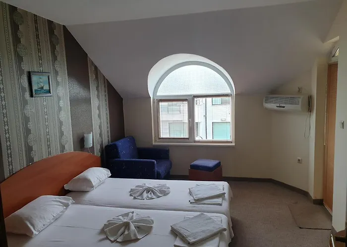 Отель Family Diana Поморие