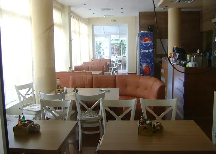 Отель Family Diana 2*