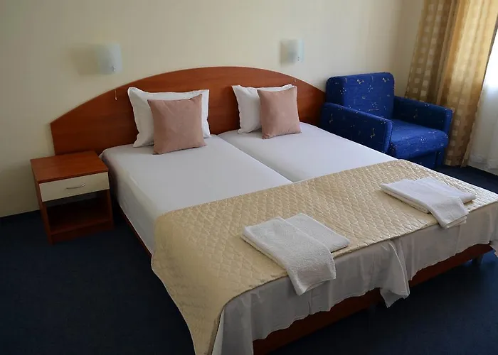 Отель Family Diana 2*