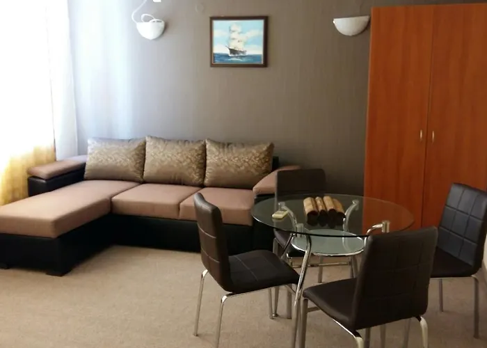 Отель Family Diana 2*